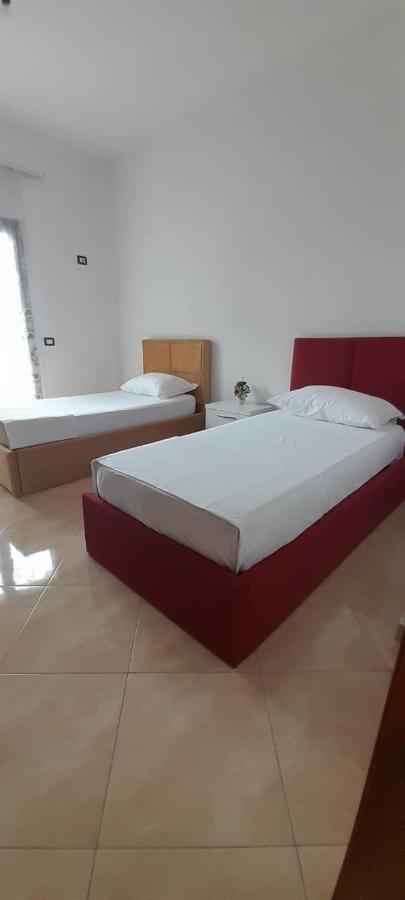 Casa Intera La Paghi Come Una Camera The Home With The Price Of A Room Durrës Buitenkant foto
