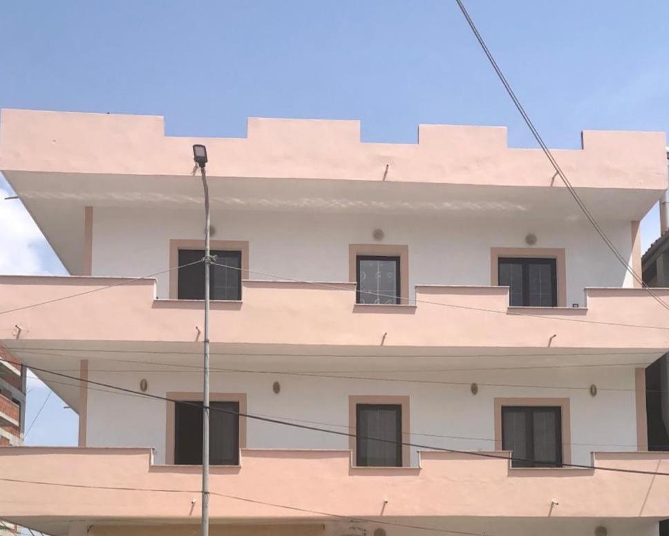 Casa Intera La Paghi Come Una Camera The Home With The Price Of A Room Durrës Buitenkant foto