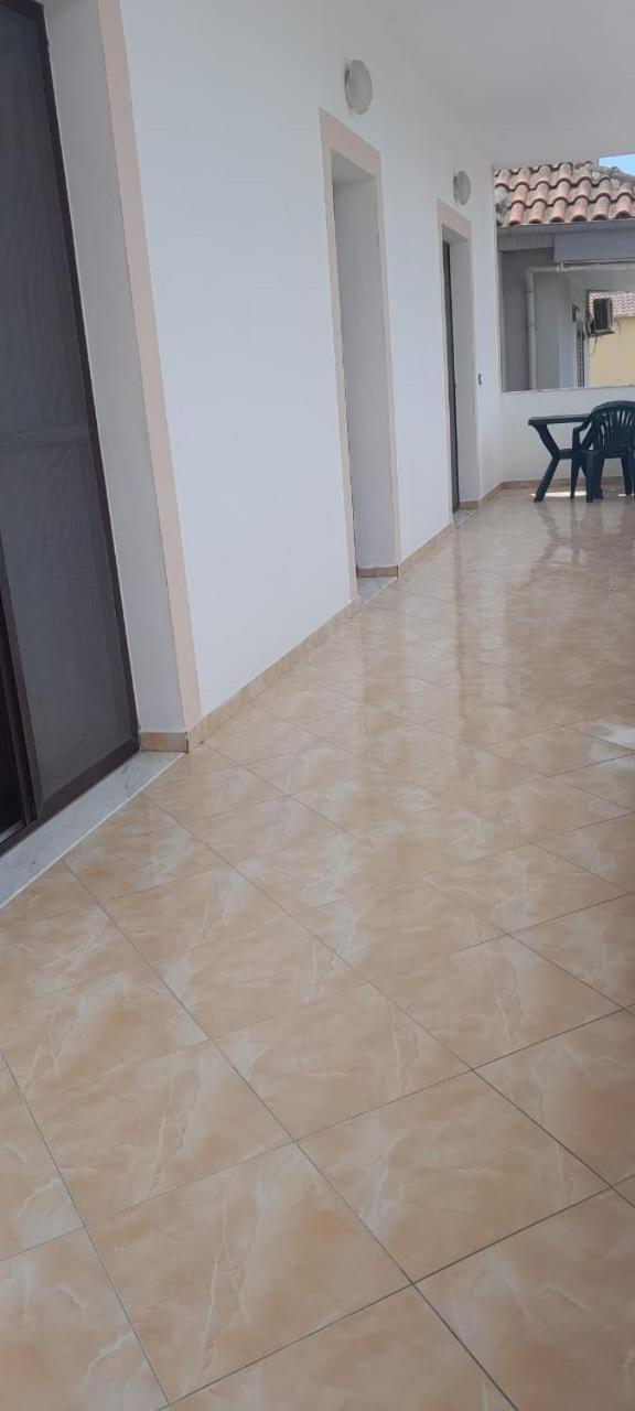 Casa Intera La Paghi Come Una Camera The Home With The Price Of A Room Durrës Buitenkant foto
